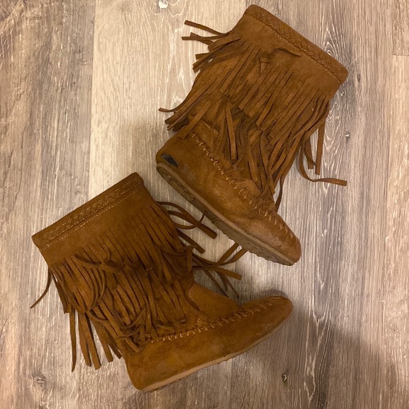 Fringe Moccasins - Picture 2 of 4